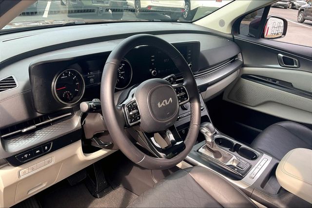 Used 2024 Kia Carnival Van