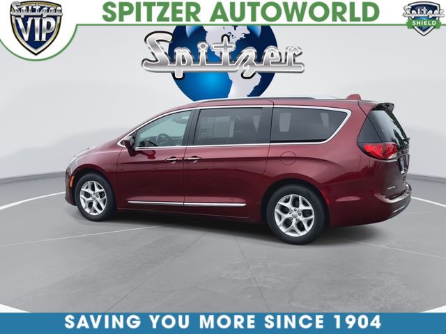 Used 2018 Red Chrysler Touring L Plus image 7