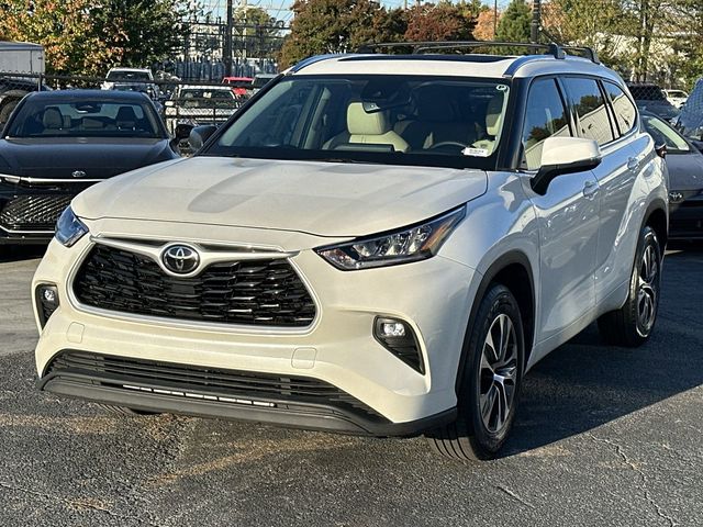 2020 Toyota Highlander XLE 28