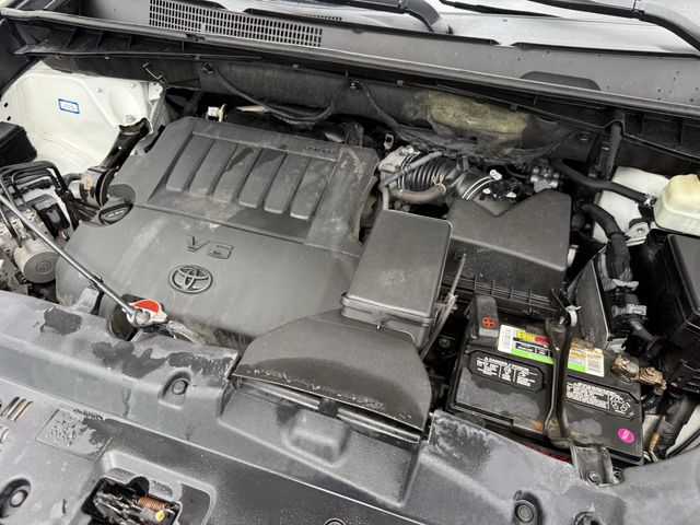 2015 Toyota Highlander XLE V6 White at Community Honda