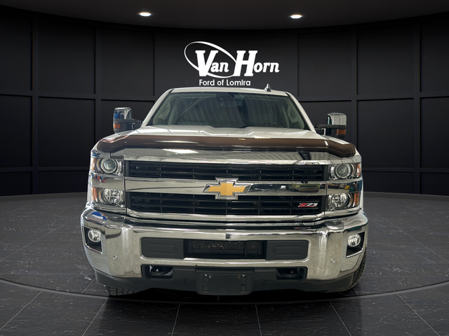 Summit White 2017 Chevrolet Silverado 2500HD LTZ Crew Cab 4WD Pickup Truck Four-Wheel Drive 6-Speed Automatic Overdrive