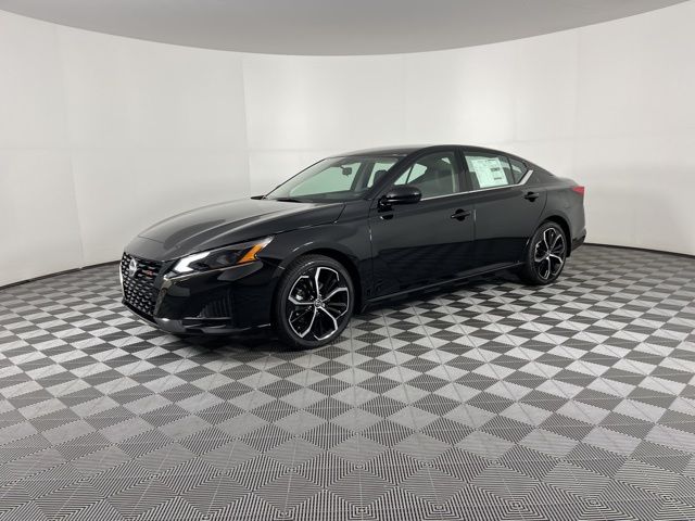 2025 Super Black Clearcoat Nissan Altima 2.5 SR FWD Sedan