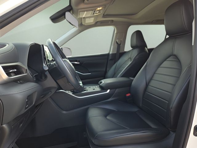 Used 2022 Toyota Highlander Hybrid SUV