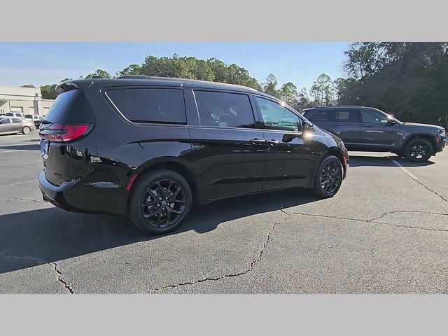 2026 Chrysler Pacifica Limited AWD