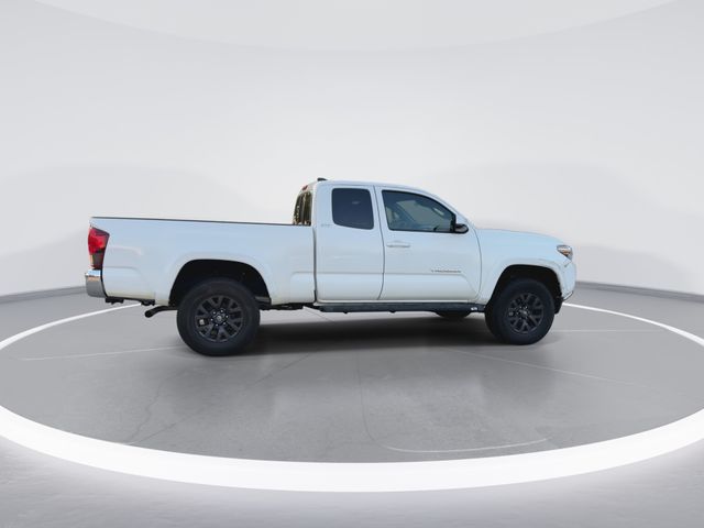 Used 2020 White Toyota SR5 image 9