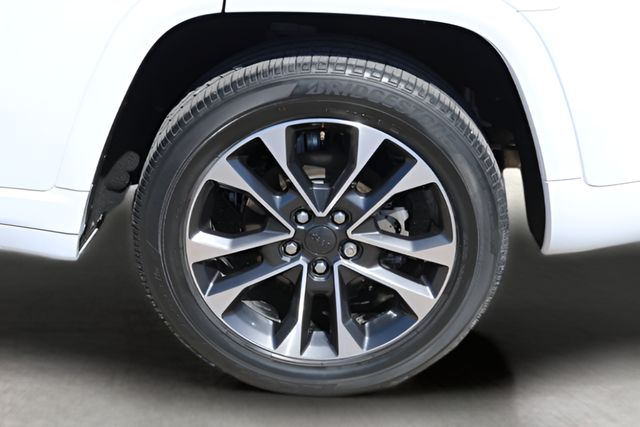 Used Car 2024 Jeep Grand Cherokee  Overland For Sale Under $50,000 In Austin, Texas