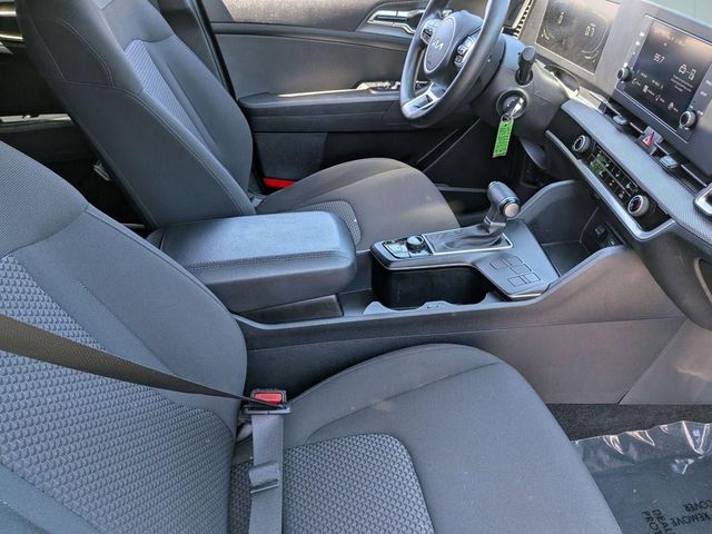 2025 Kia Sportage LX - Photo 25