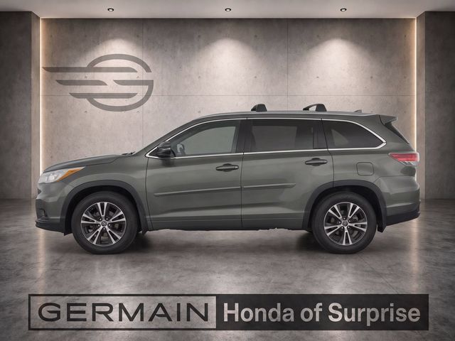 Used 2016 Jade Metallic Toyota XLE V6 image 3