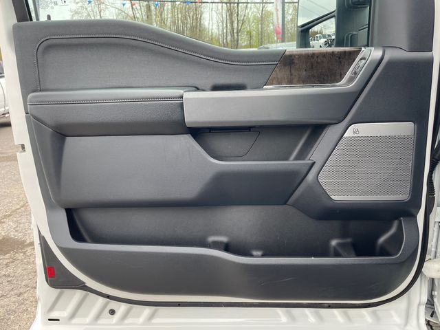 2024 Ford F-250SD Lariat - White Metallic exterior view 9