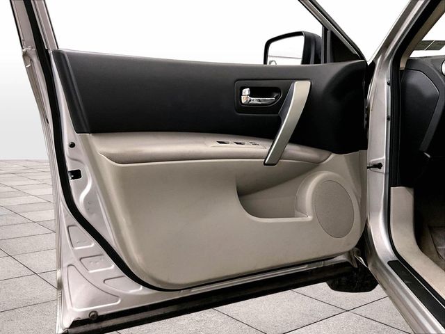 2015 Nissan Rogue Select S Silver at Auto Express Mitsubishi