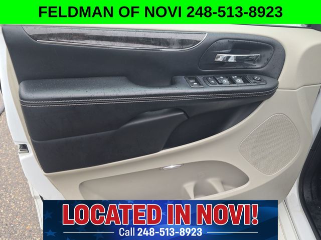 Used 2014 Chrysler Town & Country For Sale in Livonia, MI