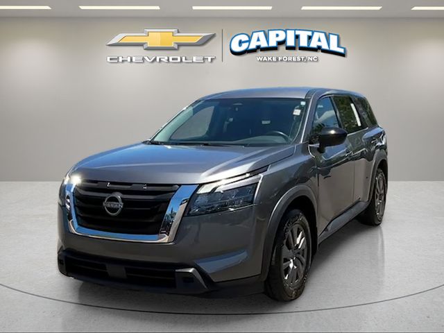  2023 Nissan Pathfinder S 4WD   