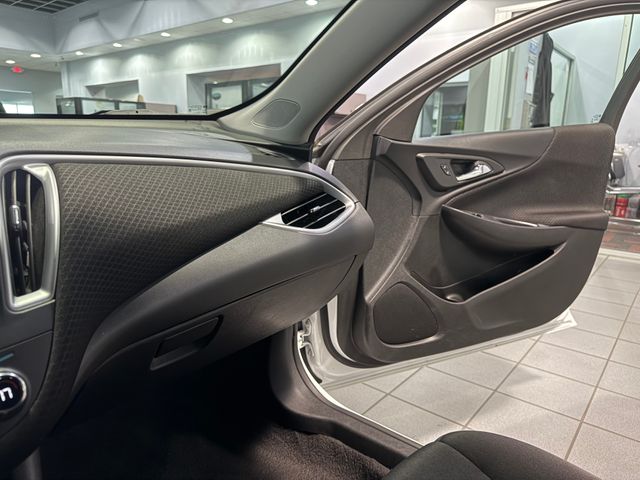 2023 Chevrolet Malibu LT White at Davis Toyota of Orangeburg