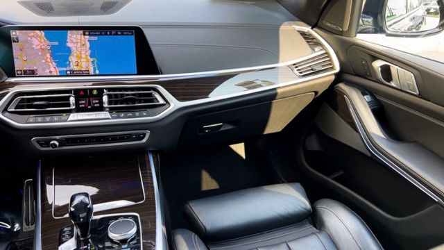 2021 BMW X7 M50i 28