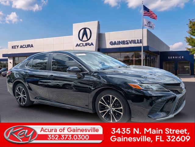 Midnight Black Metallic 2018 Toyota Camry Sedan Front-Wheel Drive 8-Speed Automatic