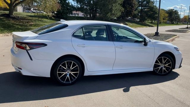 2021 Toyota Camry SE 8