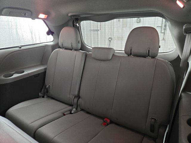 2019 Toyota Sienna XLE photo