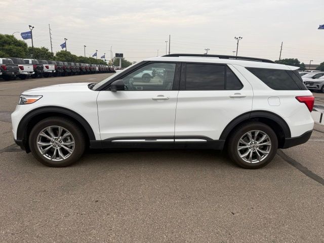 2020 Oxford White Ford Explorer XLT 4X4 SUV