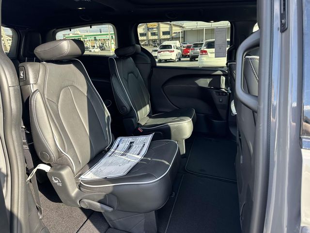 2025 Chrysler Pacifica Limited - Photo 18