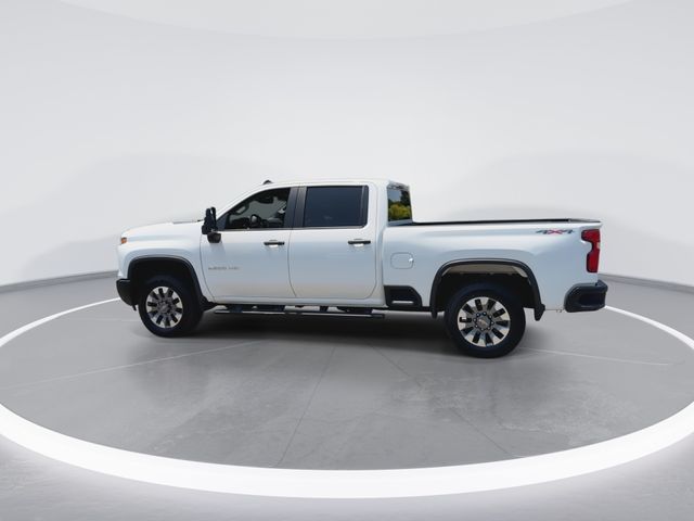 Used 2024 White Chevrolet Custom 5th Wheel image 6