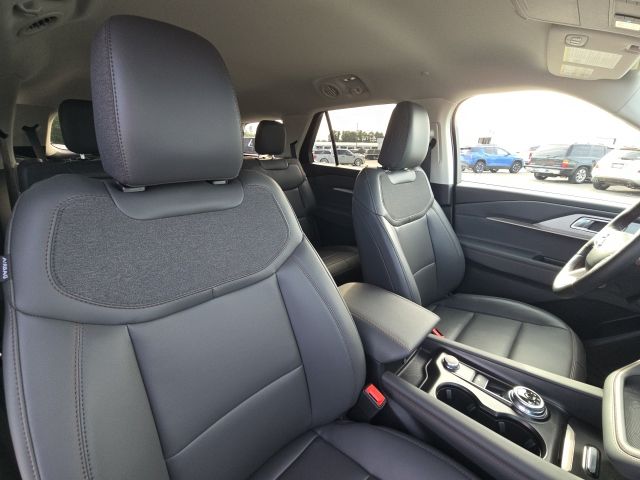 2025 Ford Explorer Active:B02481