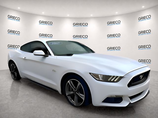 Oxford White 2017 Ford Mustang Coupe Rear-Wheel Drive 6-Speed Automatic