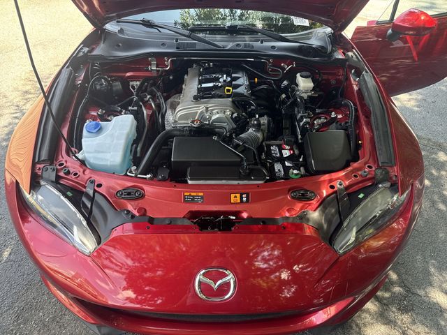 Used 2016 Red Mazda Grand Touring image 27