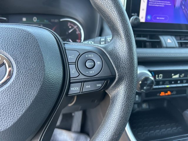 2023 Toyota RAV4 XLE - Photo 22