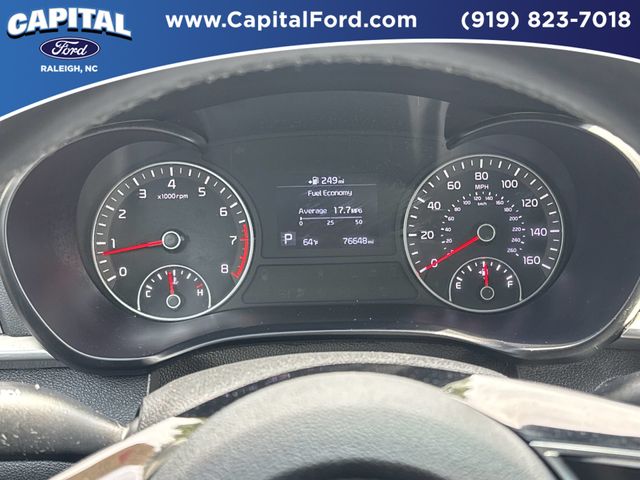Used 2020 Black Kia SE image 26