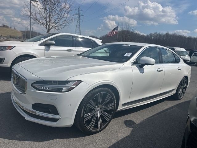 2022 Volvo S90 B6 Inscription AWD