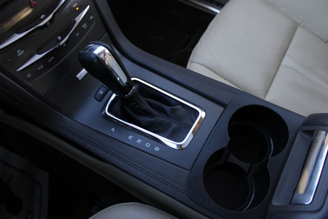 Used 2018 Red Lincoln Reserve image 17