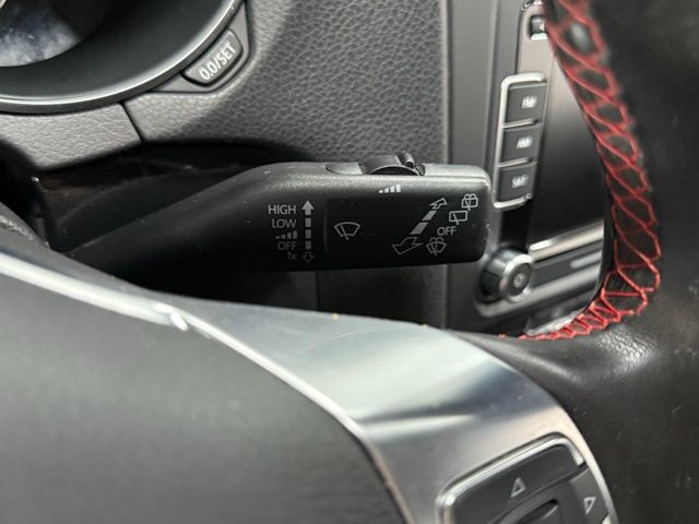 2010 Volkswagen GTI photo