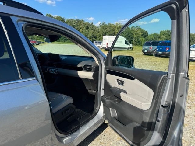 Used 2025 Silver Honda Touring image 14