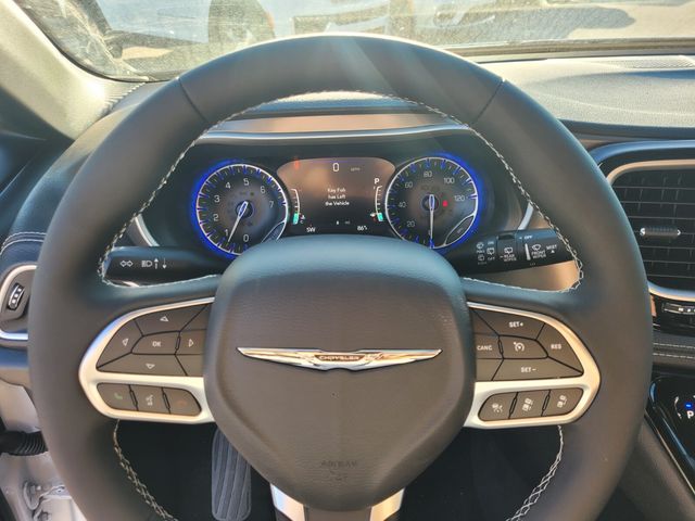 New 2026 White Chrysler Select image 25