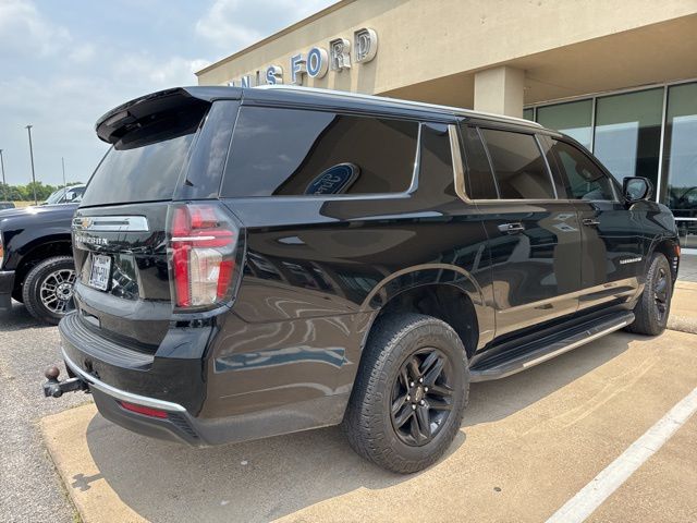 2022 Chevrolet Suburban LS photo