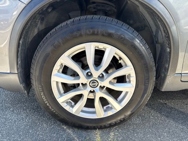 Used 2019 Gray Nissan S image 2