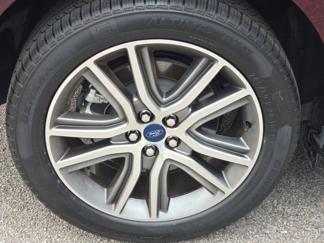 2022 Ford Edge Titanium:168337A