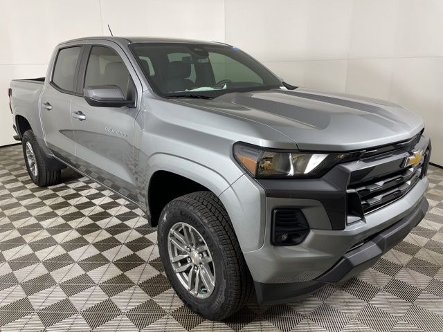 2024 Chevrolet Colorado LT 2