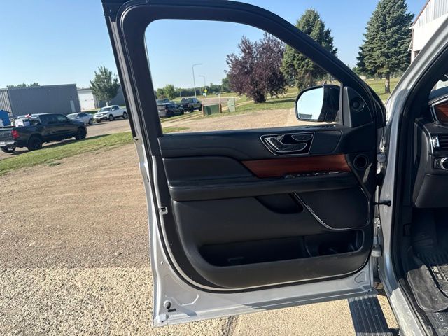 2018 Ingot Silver Lincoln Navigator L Select 4X4 SUV