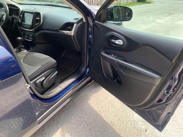 Used 2015 Jeep Cherokee SUV