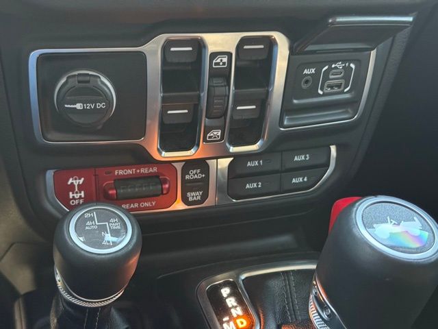 Used 2025 Jeep Wrangler SUV
