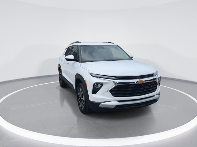 Used 2025 White Chevrolet LT image 2