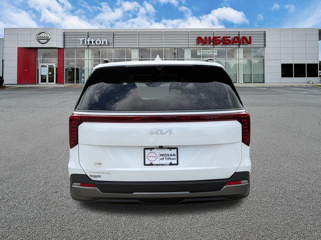 Used 2025 Kia Carnival Van
