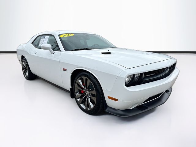 Bright White Clearcoat 2014 Dodge Challenger SRT8 RWD Coupe Rear-Wheel Drive 6-Speed Manual