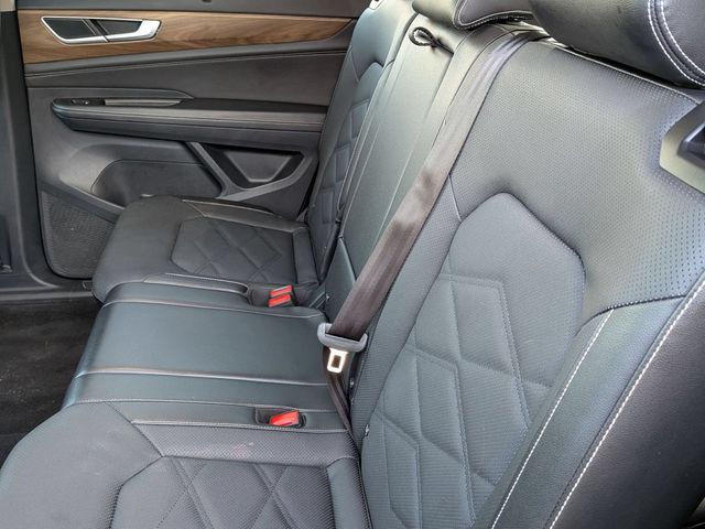 2025 Volkswagen Atlas SE w/Tech - Photo 25