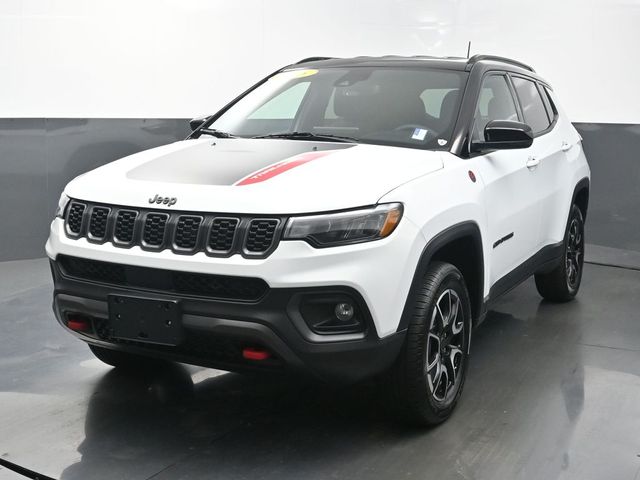 Bright White Clearcoat 2025 Jeep Compass SUV / Crossover Four-Wheel Drive 8-Speed Automatic