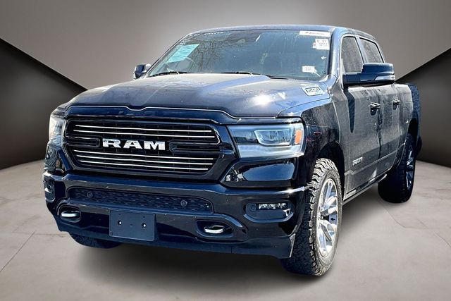 Diamond Black Crystal Pearlcoat 2023 RAM 1500 Laramie Crew Cab 4WD Pickup Truck Four-Wheel Drive 8-Speed Automatic