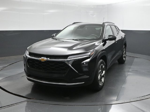 Used 2025 Chevrolet Trax SUV