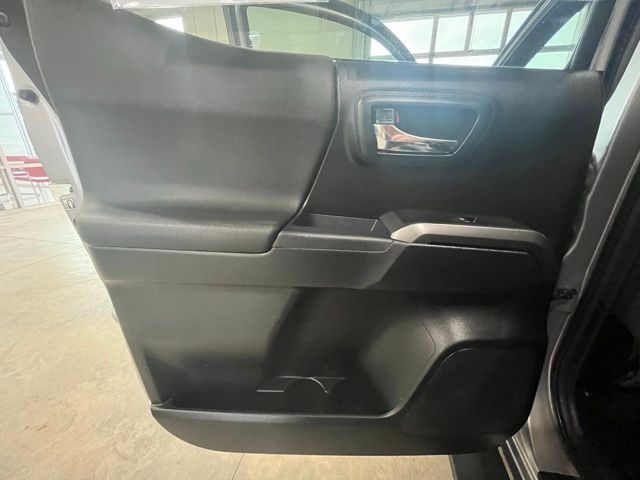 2019 Toyota Tacoma TRD Off-Road photo