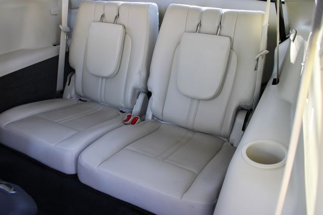 Used 2018 Red Lincoln Reserve image 25